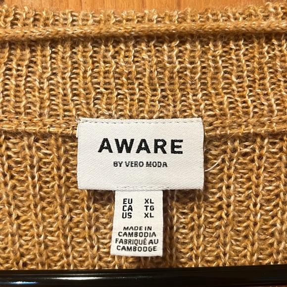 Aware by Vero Moda crew neck sweater size xlarge . - Picture 2 of 6